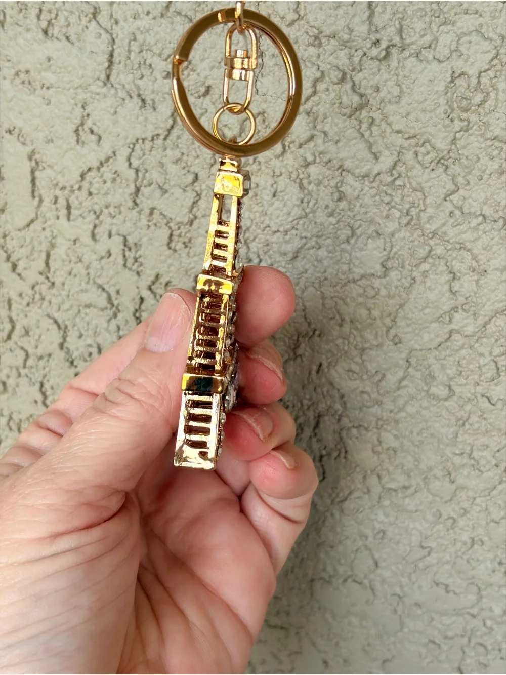 Sparkling Gold Eiffel Tower Crystal Keychain - Chic Women’s Accessory